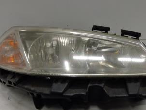 Used Headlight, right Renault Megane II Grandtour (KM) 1.5 dCi 80 Price € 50,00 Margin scheme offered by Verhoef Cars & Parts