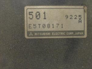 Usagé Débitmètre Mitsubishi Space Wagon (N8/N9) 2.4 16V GDI GLX Prix € 35,00 Règlement à la marge proposé par Verhoef Cars & Parts