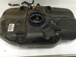 Begagnade Tank Honda Jazz (GE6/GE8/GG/GP) 1.3 VTEC 16V Hybrid Pris på förfrågan erbjuds av Verhoef Cars & Parts