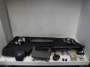 Usagé Kit + module airbag Toyota Prius (ZVW3) 1.8 16V Prix € 400,00 Règlement à la marge proposé par Verhoef Cars & Parts