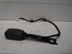 Used Front seatbelt buckle, left Toyota Prius (ZVW3) 1.8 16V Price € 25,00 Margin scheme offered by Verhoef Cars & Parts