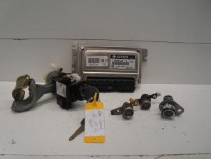 Used Set of cylinder locks (complete) Kia Cerato 1.6 16V Price € 75,00 Margin scheme offered by Verhoef Cars & Parts