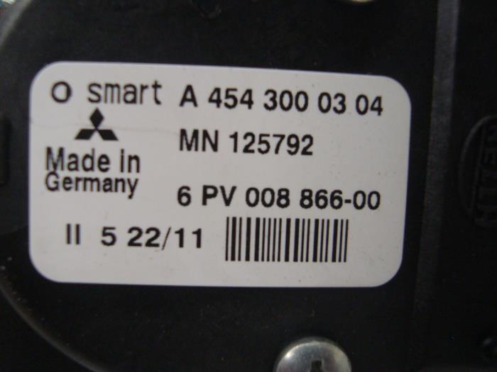 Gaspedalposition Sensor van een Mitsubishi Colt (Z2/Z3) 1.1 12V 2011