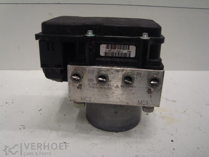 Begagnade ABS-pump Mitsubishi Colt (Z2/Z3) 1.1 12V Pris € 75,00 Marginaltabell erbjuds av Verhoef Cars & Parts