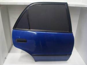 Używane Drzwi prawe tylne wersja 4-drzwiowa Toyota Corolla Wagon (E11) 2.0 D Cena € 50,00 Procedura marży oferowane przez Verhoef Cars & Parts