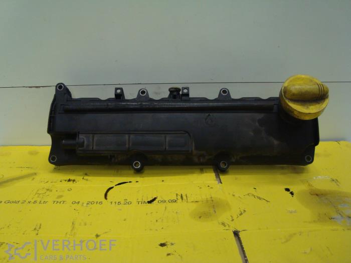 Usagé Couvercle soupapes Nissan Kubistar (F10) 1.5 dCi 60 Prix sur demande proposé par Verhoef Cars & Parts