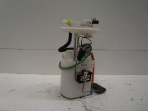 Usados Bomba de gasolina Hyundai i10 (F5) 1.1i 12V Precio € 30,00 Norma de margen ofrecido por Verhoef Cars & Parts