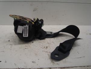 Gebrauchte Sicherheitsgurt links hinten Nissan Micra (K12) 1.2 16V Preis € 30,00 Margenregelung angeboten von Verhoef Cars & Parts