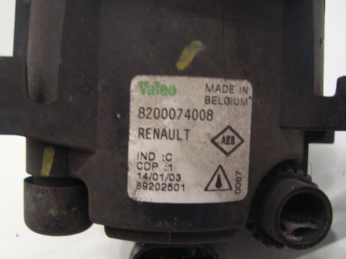 Feu antibrouillard avant droit d'un Renault Megane II (BM/CM) 1.6 16V 2003