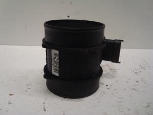 Used Airflow meter Opel Signum (F48) 2.2 direct 16V Price € 50,00 Margin scheme offered by Verhoef Cars & Parts