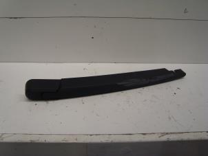 Used Rear wiper arm Opel Signum (F48) 2.2 direct 16V Price on request offered by Verhoef Cars & Parts