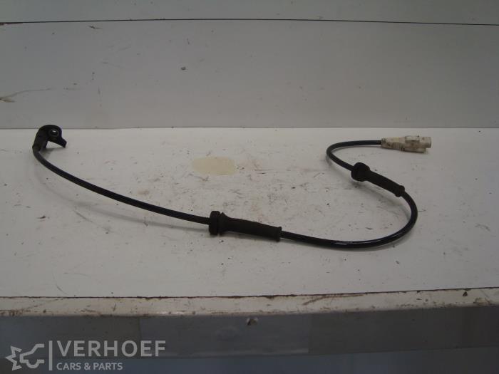 Begagnade ABS-sensor Peugeot 307 SW (3H) 1.6 HDiF 110 16V Pris € 15,00 Marginaltabell erbjuds av Verhoef Cars & Parts