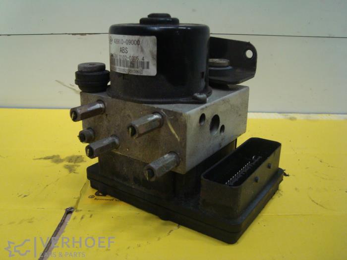 Used ABS pump Ssang Yong Kyron 2.0 M 200 Xdi 16V 4x2 Price on request offered by Verhoef Cars & Parts