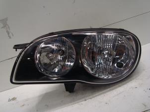 Używane Reflektor lewy Toyota Corolla (EB/WZ/CD) 1.6 16V VVT-i Cena € 50,00 Procedura marży oferowane przez Verhoef Cars & Parts