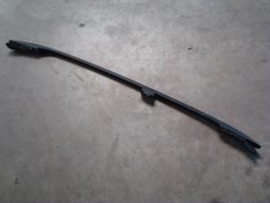 Used Roof rail, left Chevrolet Captiva (C100) 3.2 V6 24V 4x4 Price on request offered by Verhoef Cars & Parts