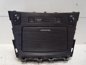 Begagnade Sätesvärmebrytare Toyota Avensis Wagon (T27) 2.0 16V VVT-i Pris på förfrågan erbjuds av Verhoef Cars & Parts