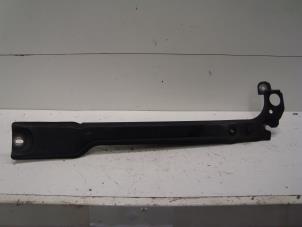 Used Lock plate Mazda Demio (DW) 1.3 16V Price on request offered by Verhoef Cars & Parts