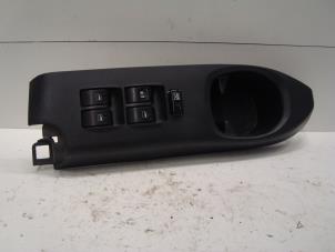 Begagnade Flerfunktionsbrytare, fönster Daihatsu Materia 1.5 16V Pris € 35,00 Marginaltabell erbjuds av Verhoef Cars & Parts