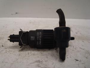 Used Windscreen washer pump Saab 9-5 Estate (YS3E) 2.0t 16V Price € 20,00 Margin scheme offered by Verhoef Cars & Parts