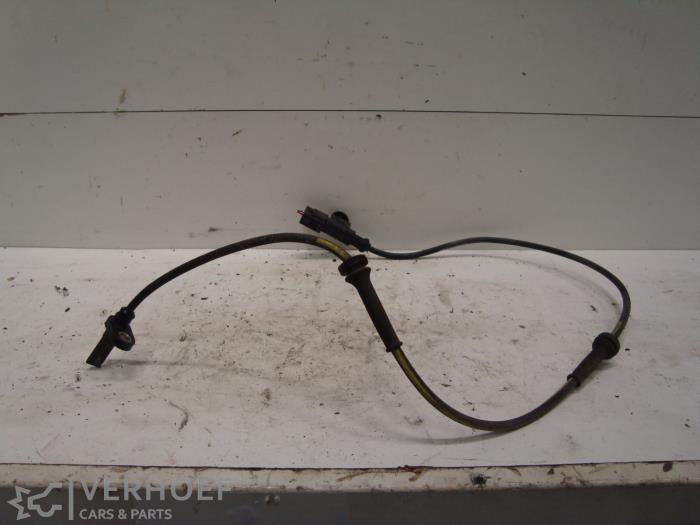 Begagnade ABS-sensor Toyota Aygo (B10) 1.0 12V VVT-i Pris € 25,00 Marginaltabell erbjuds av Verhoef Cars & Parts