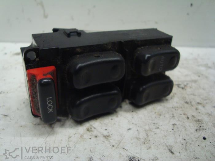 Usados Interruptor combinado de ventanillas Mazda Xedos 6 1.6i 16V Precio de solicitud ofrecido por Verhoef Cars & Parts