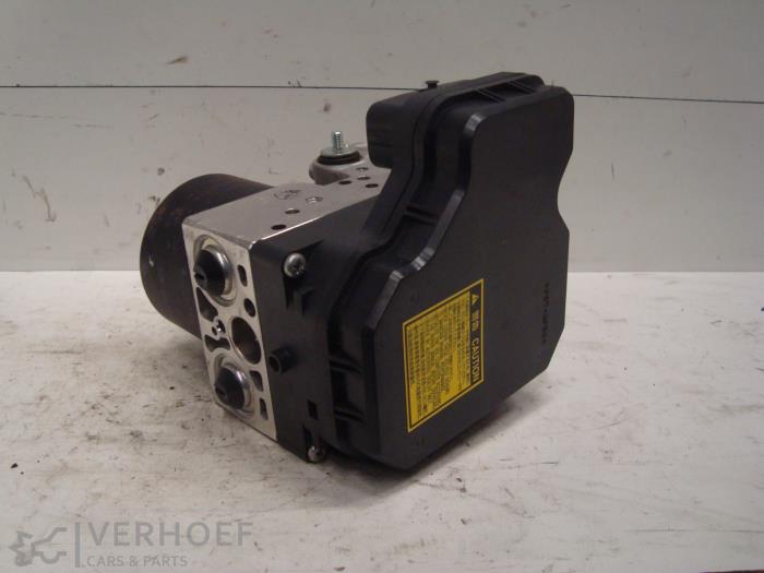 Usagé Pompe ABS Lexus IS (E2) 250 2.5 V6 24V Prix € 200,00 Règlement à la marge proposé par Verhoef Cars & Parts