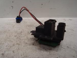 Used Heater resistor Renault Clio II (BB/CB) 1.2 Price on request offered by Verhoef Cars & Parts