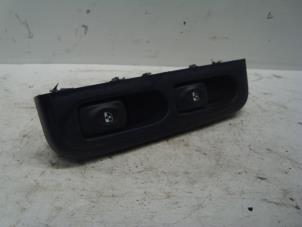 Used Multi-functional window switch Renault Clio II (BB/CB) 1.2 Price on request offered by Verhoef Cars & Parts