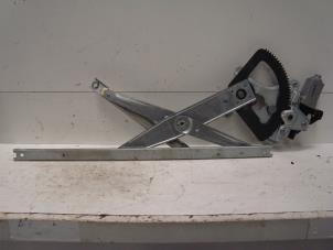 Used Window mechanism 4-door, front right Chevrolet Kalos (SF69) 1.4 Price on request offered by Verhoef Cars & Parts