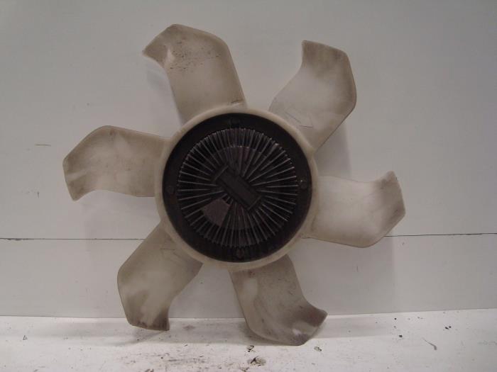 Viscous cooling fan from a Mitsubishi Pajero Hardtop (V6/7) 3.2 DI-D 16V 2008