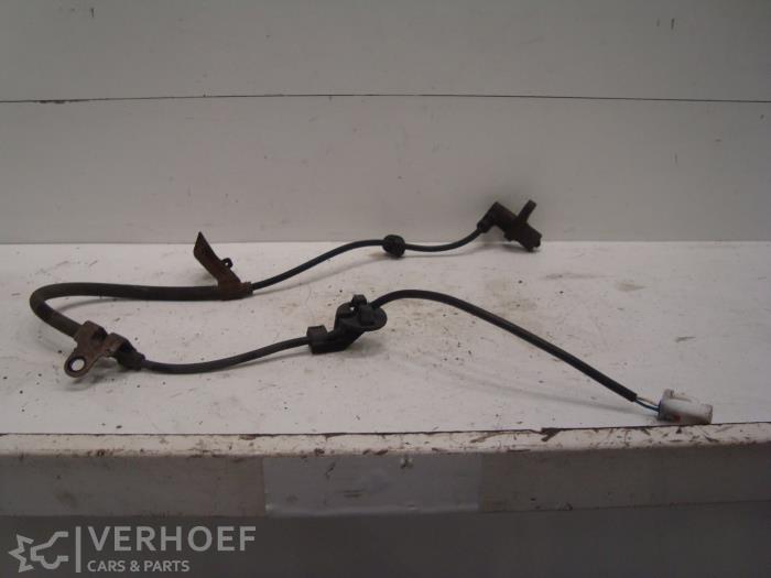 Begagnade ABS-sensor Daihatsu Sirion 2 (M3) 1.0 12V DVVT Pris € 20,00 Marginaltabell erbjuds av Verhoef Cars & Parts