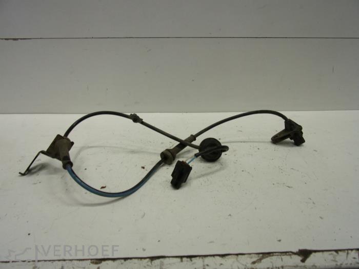Begagnade ABS-sensor Nissan Pixo (D31S) 1.0 12V Pris € 30,00 Marginaltabell erbjuds av Verhoef Cars & Parts
