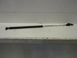 Used Rear gas strut, left Suzuki Swift (SF310/413) 1.3i 16V Price on request offered by Verhoef Cars & Parts