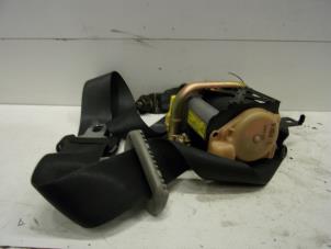 Begagnade Främre säkerhetsbälte, vänster Honda Jazz (GD/GE2/GE3) 1.3 i-Dsi Pris € 50,00 Marginaltabell erbjuds av Verhoef Cars & Parts