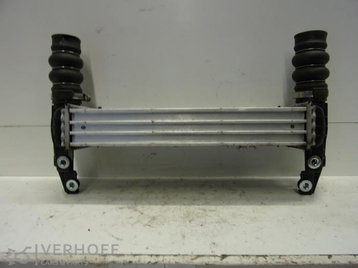 Usados Intercooler Ford Transit Connect 1.8 Tddi Precio € 60,50 IVA incluido ofrecido por Verhoef Cars & Parts