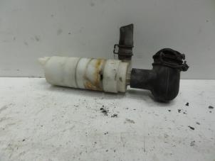 Used Headlight washer pump Kia Sorento I (JC) 3.5 V6 24V Price on request offered by Verhoef Cars & Parts