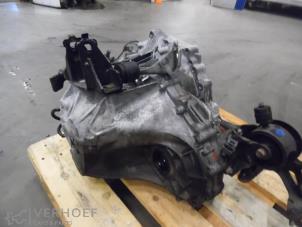 Getriebe van een Toyota Avensis Wagon (T27) 2.2 16V D-4D-F 150 2010