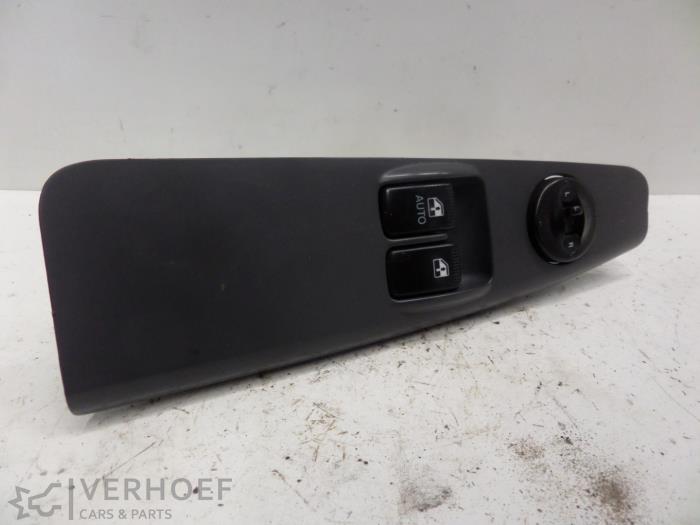 Usados Interruptor combinado de ventanillas Kia Cerato 2.0 CRDi 16V Precio de solicitud ofrecido por Verhoef Cars & Parts