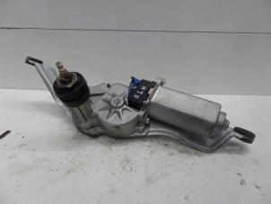 Used Rear wiper motor Hyundai Accent 1.4i 16V Price € 40,00 Margin scheme offered by Verhoef Cars & Parts