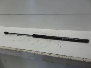 Used Rear gas strut, right Hyundai Accent 1.4i 16V Price on request offered by Verhoef Cars & Parts