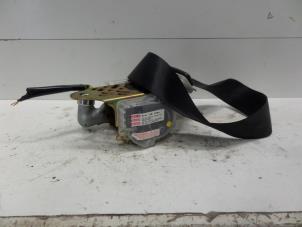 Used Front seatbelt, left Nissan Micra (K12) 1.2 16V Price on request offered by Verhoef Cars & Parts