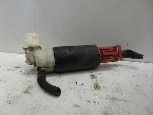 Usados Bomba de limpiaparabrisas delante Toyota Avensis (T22) 1.8 16V Precio de solicitud ofrecido por Verhoef Cars & Parts