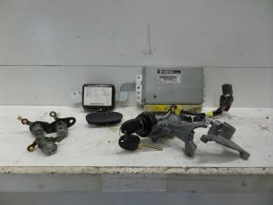 Used Set of cylinder locks (complete) Hyundai Coupe 2.0i 16V Price € 150,00 Margin scheme offered by Verhoef Cars & Parts