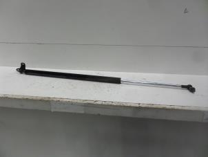 Used Rear gas strut, right Honda Stream (RN) 2.0 16V VTEC Price on request offered by Verhoef Cars & Parts