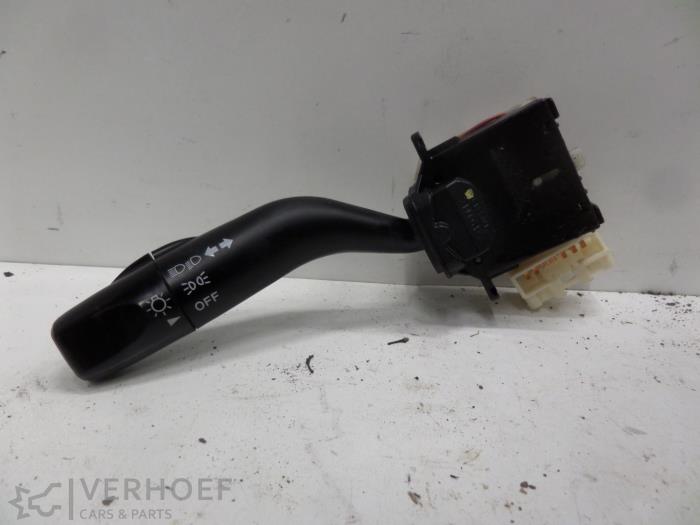 Używane Przelacznik swiatel Mazda MPV (LW19/69) 2.3 16V Cena € 50,00 Procedura marży oferowane przez Verhoef Cars & Parts