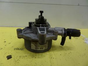 Used Vacuum pump (diesel) Hyundai i30 Crosswagon (WWH) 1.6 CRDi 16V VGT HP Price on request offered by Verhoef Cars & Parts