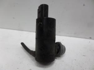 Used Windscreen washer pump Toyota Yaris II (P9) 1.4 D-4D Price on request offered by Verhoef Cars & Parts