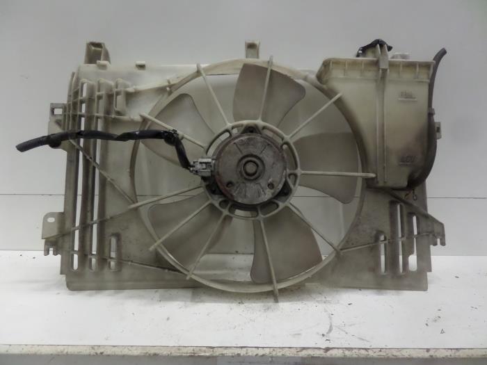 Cooling fans from a Toyota Corolla (E12) 1.4 16V VVT-i 2003