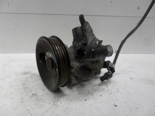 Used Power steering pump Kia Picanto (BA) 1.0 12V Price € 35,00 Margin scheme offered by Verhoef Cars & Parts