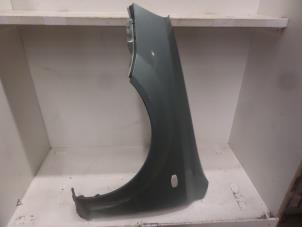 Used Front wing, left Chevrolet Nubira (J200) 1.8 16V Price on request offered by Verhoef Cars & Parts